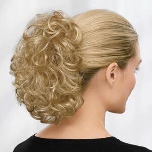 Paula Young Blonde A2037 Full Volume Wavy Clip On